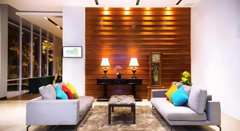 Ayola First Point Hotel Pekanbaru Eksteriør billede