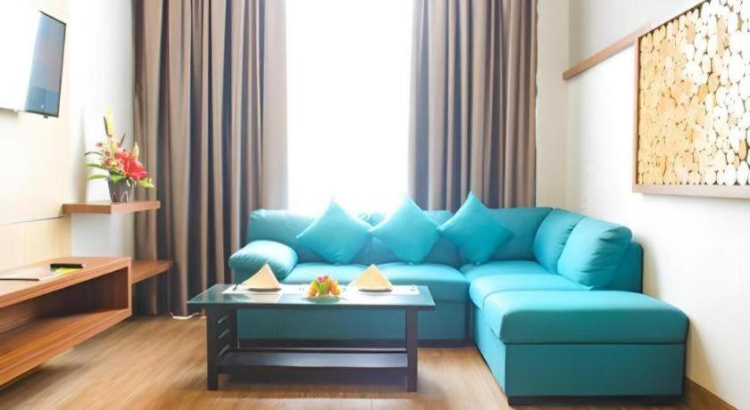 Ayola First Point Hotel Pekanbaru Eksteriør billede