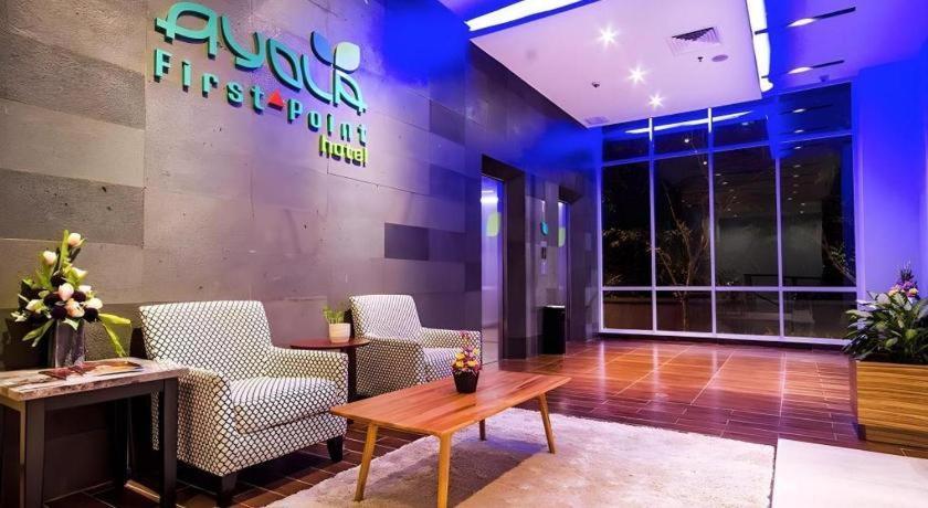 Ayola First Point Hotel Pekanbaru Eksteriør billede